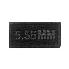 Patch kaliber 5.56 mm geborduurd grijs op zwarte stof - A10 Equipment