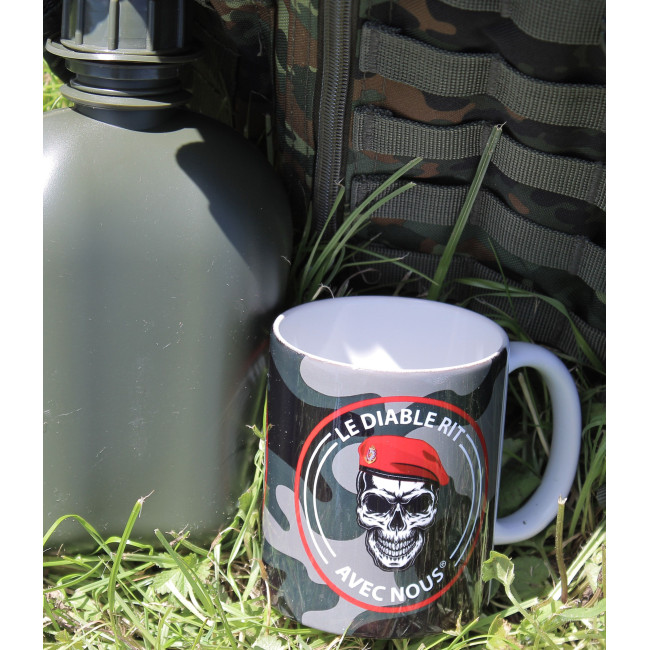 Becher Der Teufel Lacht Mit Uns Colo - Army Design