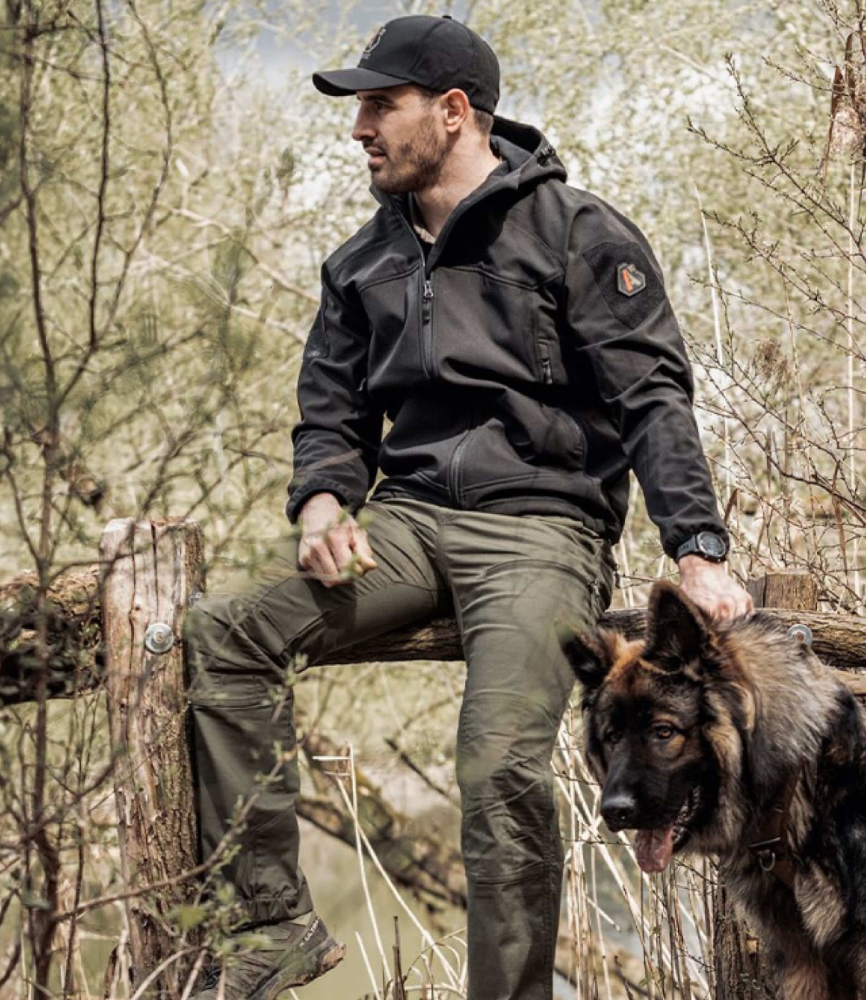 Manteau softshell avec HARNAIS et OUVERTURE DE COLLIER pour