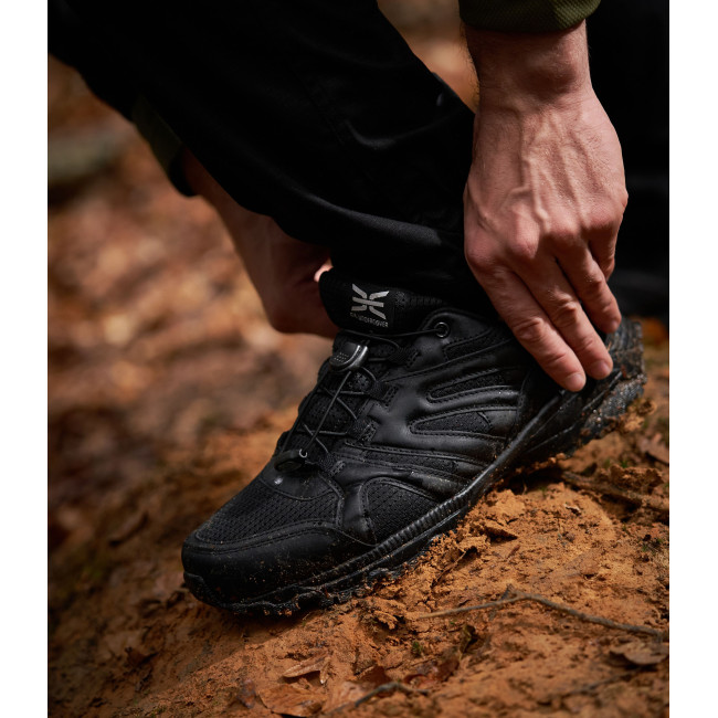 Lage schoenen Ghost Undercover zwart - GK