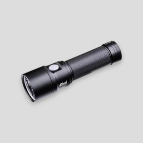Kompaktowa akumulatorowa lampa taktyczna ED20 (2 200 lumenów) - Nextorch