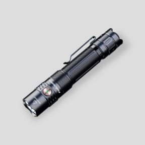 Lampe de poche tactique multimode PD35R ACE (2 000 lumens) - Noir - Fenix