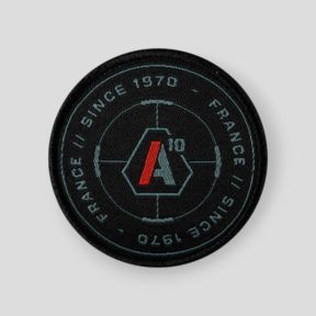 Patch brodé Signature Since 1970 - Gris Béton/Rouge - A10 Equipment