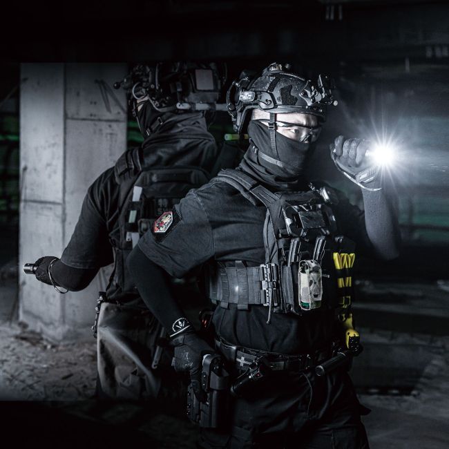 Latarka taktyczna akumulatorowa TA30 V2.0 (1 300 lumenów) - Nextorch