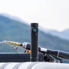 Lampe torche tactique stroboscopique Baton 4 Pro - Noir - Olight