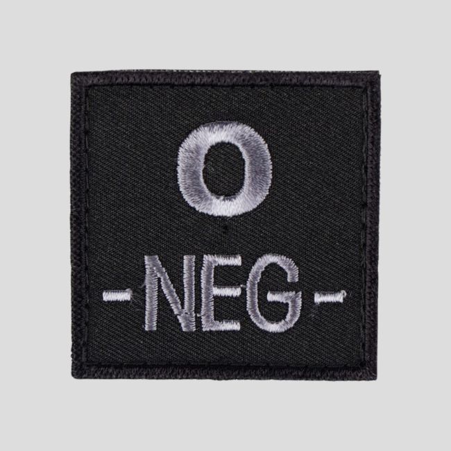 Quadratischer 3D-Stoff-Patch Blutgruppe O- mit Klettverschluss - Schwarz