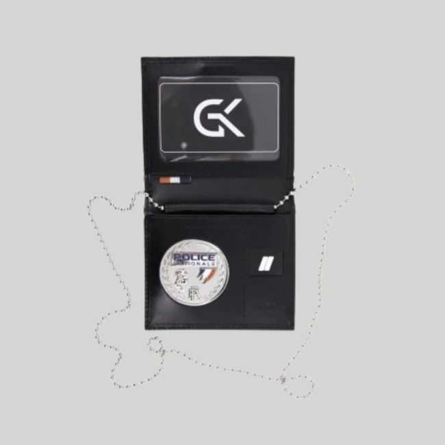 Lederkartenhalter mit Rang- und Medaillenfach und abnehmbarer Kette - Schwarz - GK