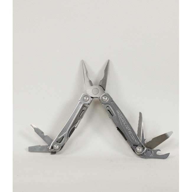Pince Multifonctions 14 outils Sidekick gris avec étui - Leatherman
